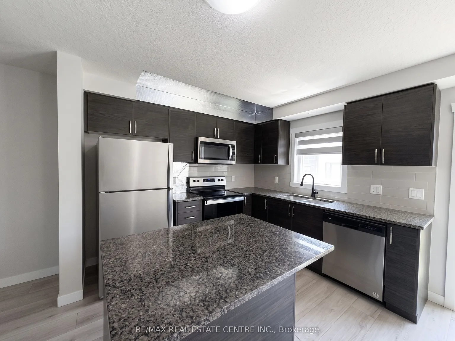 3 bed, $2,700 — Photo 3
