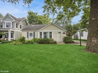 1712 Maple Ave, Northbrook, IL 60062