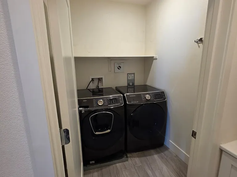 380 Riesling Ave #33 — Photo 16
