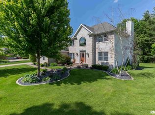 5 Pinehurst Ct, Coal Valley, IL 61240