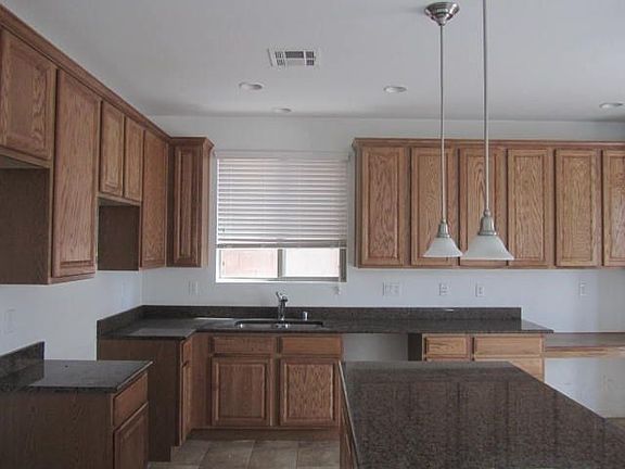 5th image of 781 Forest Peak St