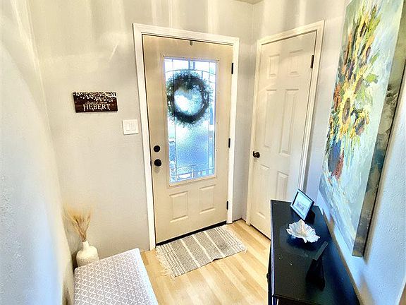 2nd image of 1419 Kent Ave