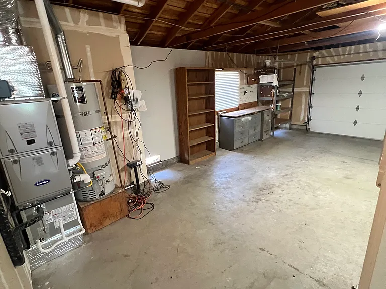 660 Helen Dr — Photo 32