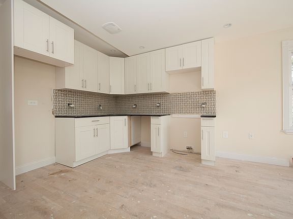 2nd image of 443 Montauk Ave