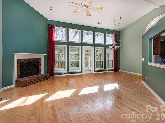 2nd image of 3800 Armitage Dr