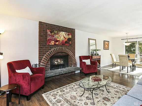 3rd image of 6128 98th St NE