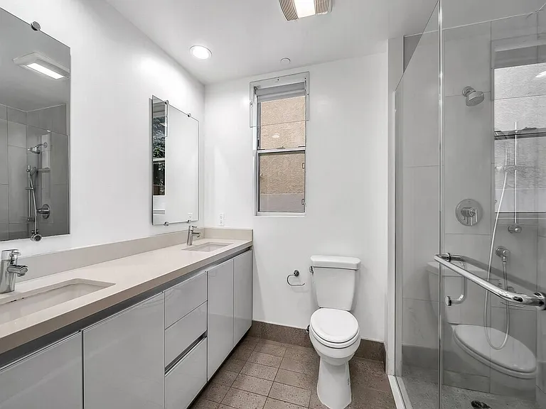 2028 S Bentley Ave #102 — Photo 12