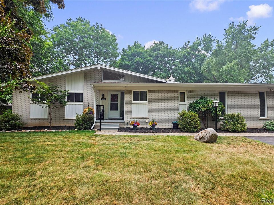 1st image of 656 Lynndale Ct