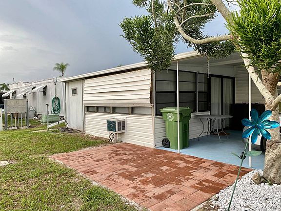 4th image of 1414 25th Avenue Dr W