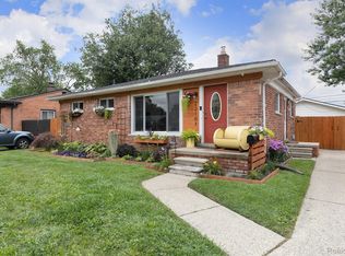 22101 Logue Ave, Warren, MI