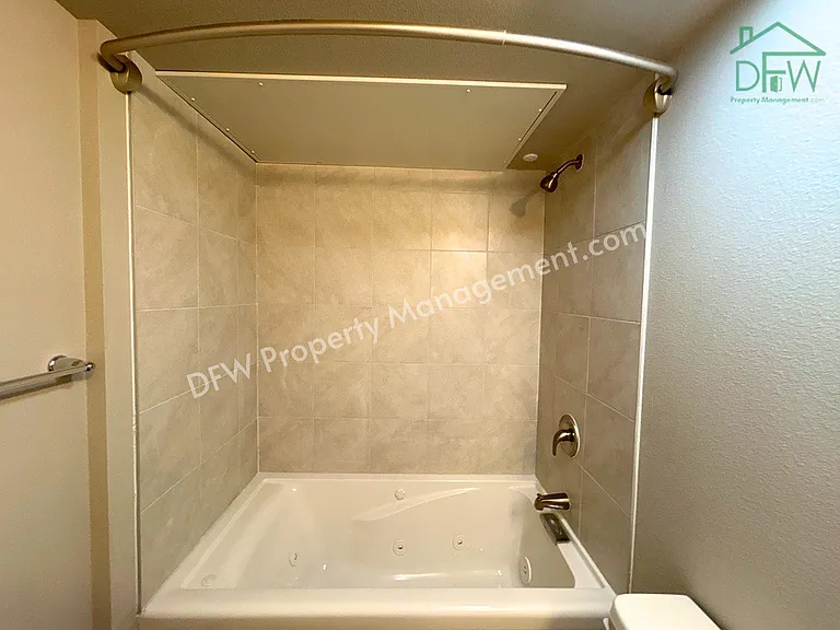 6108 Abrams Rd #B — Photo 13