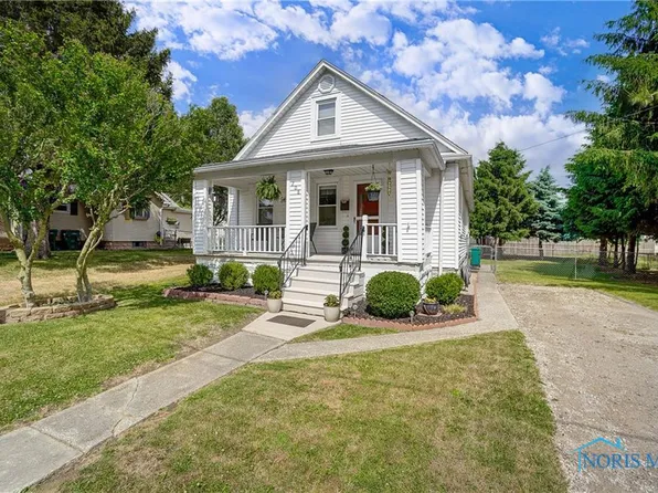 208 Hillsdale Ave, Rossford, OH 43460