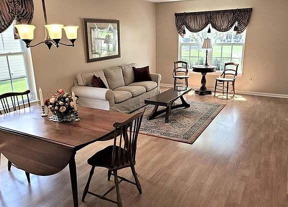 3rd image of 6272 Canterbury Dr