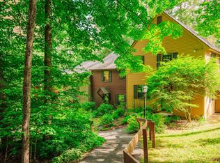 976 Hard Rd #C2, Hartford, VT 05047