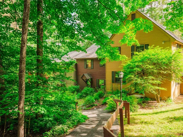 976 Hard Road #C2, Hartford, VT 05059