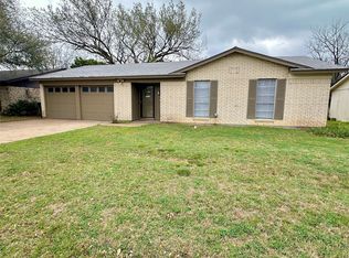 110 Glen Rose Ave, Cleburne, TX 76033