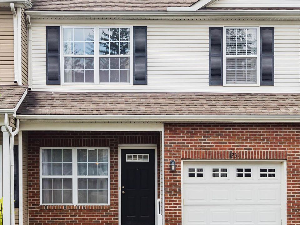 1st image of 1231 Park Dr