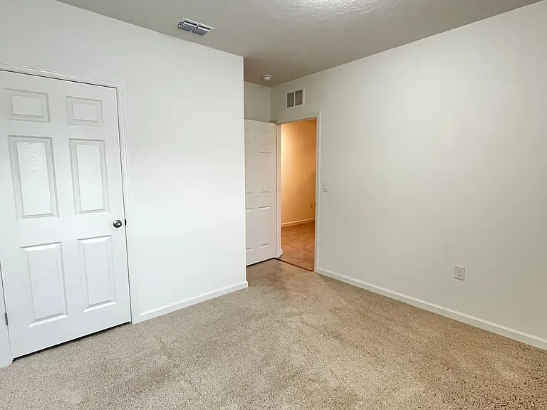 1570 San Filippo Dr SE — Photo 9