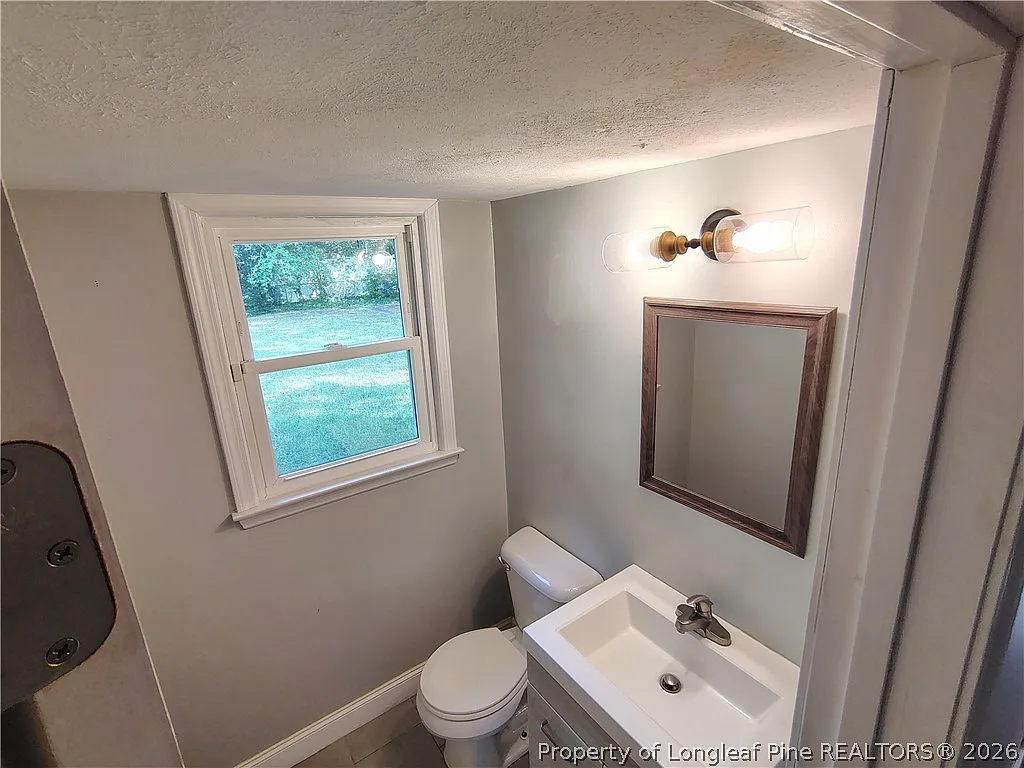 3 bed, 2.5 bath, 1750 sqft, $1,800 — Photo 4