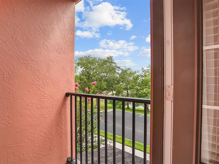 561 Telfair Square Ct — Photo 26