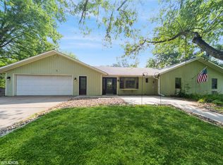 128 Timber Ridge Dr, Pella, IA 50219