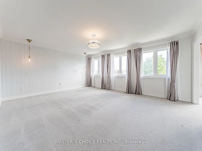 2357 Rideau Dr — Photo 27