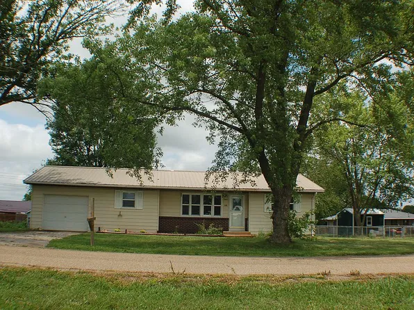 308 Crescent Dr, Lincoln, MO 65338