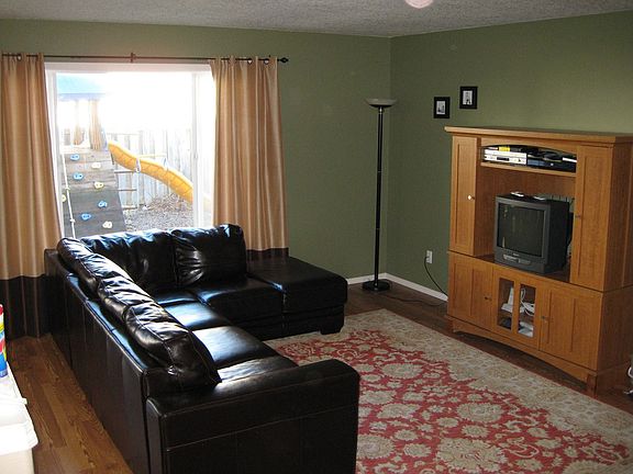 4th image of 42023 NW Barton Ct