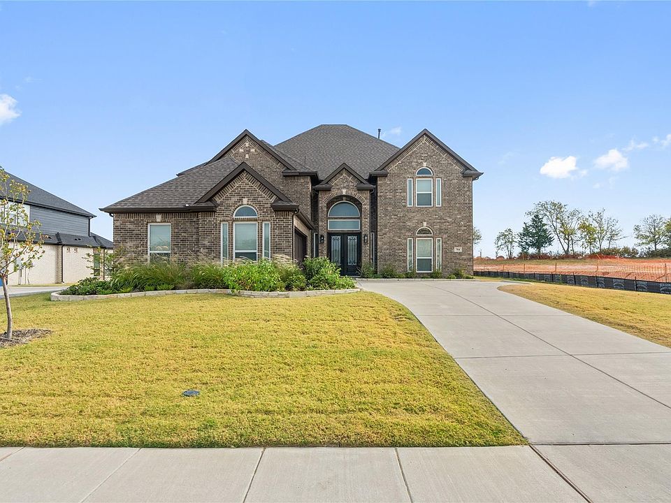 1st image of 704 S Hidden Lakes Dr