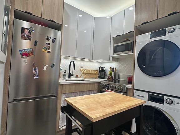 2nd image of 1466 Fulton St Unit 4
