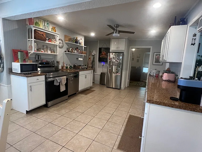 127 12th Ave N #1 — Photo 5