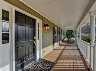 9426 Kingston Crossing Cir, Johns Creek, GA 30022