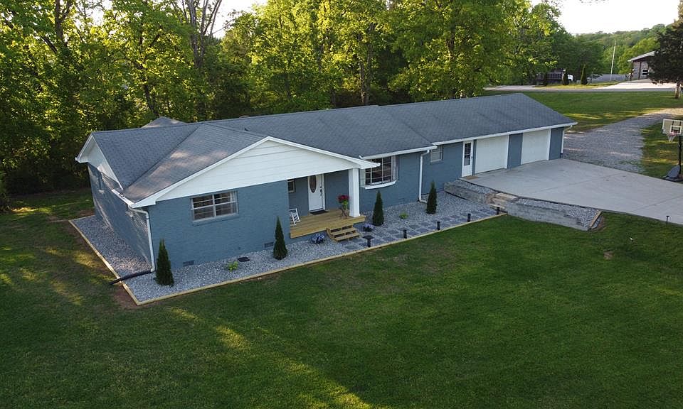 1st image of 104 Cedar Point Dr