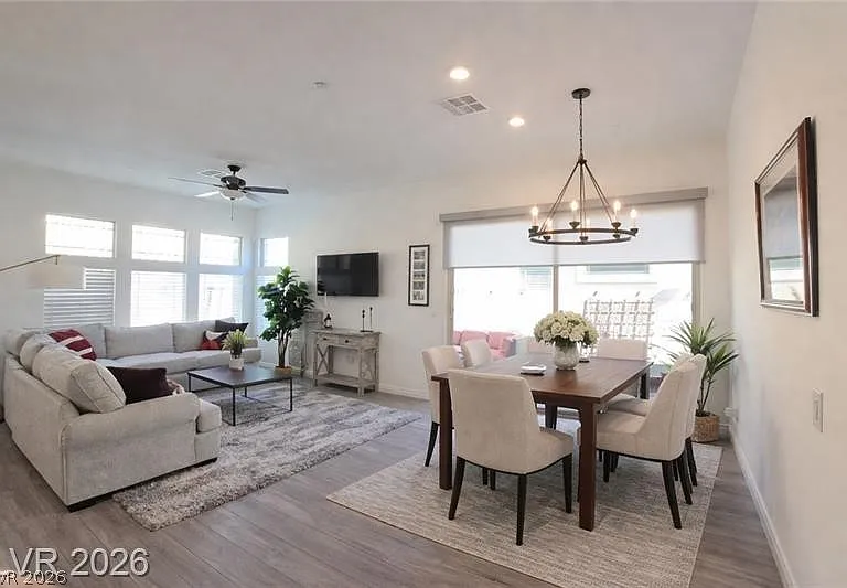 905 Belleforte Ln — Photo 2