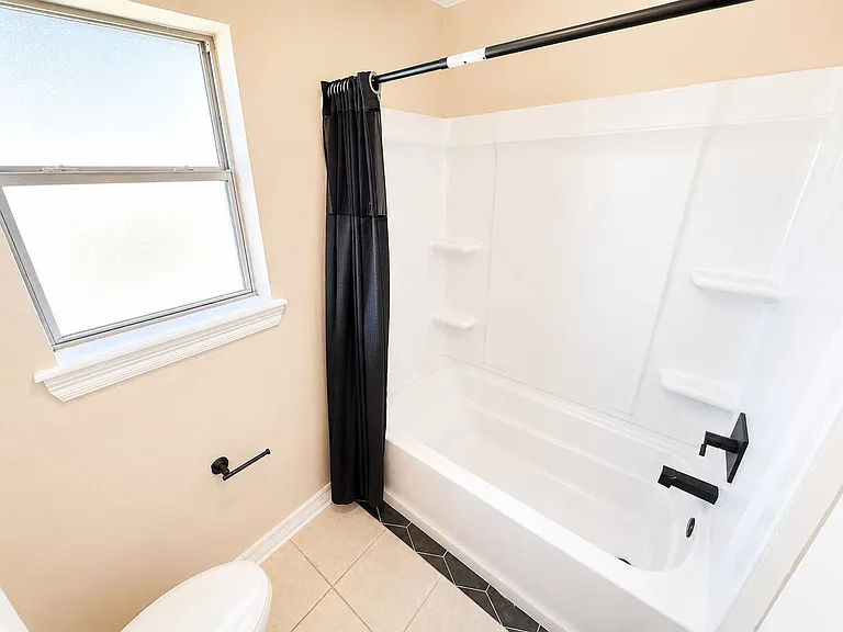 1022 Creole Dr — Photo 8