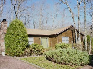 142 Edge Rock Dr, Drums, PA 18222