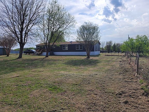 3rd image of 275 Lasater Ln