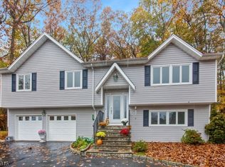 28 William Dr, Rockaway, NJ 07866