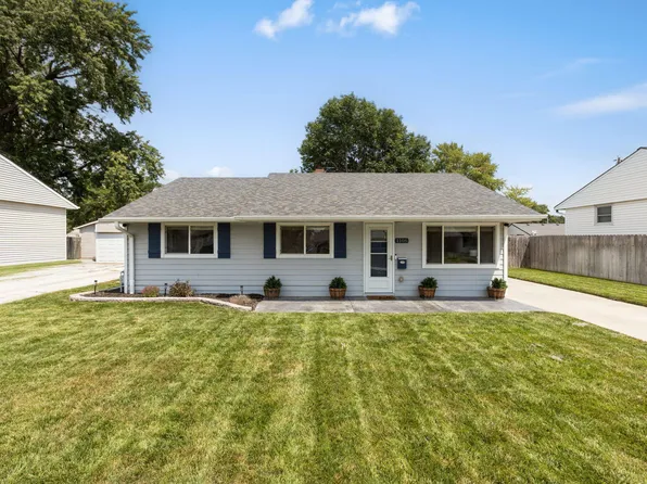 1106 Dorene Blvd, Carter Lake, IA 51510