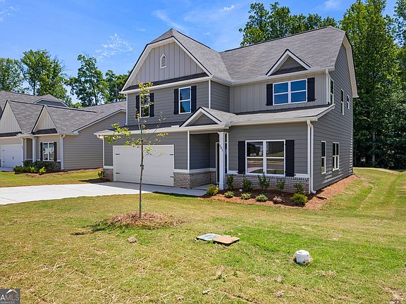 3rd image of 501 Charleston Pl
