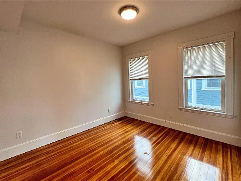 15 Ashland St — Photo 8