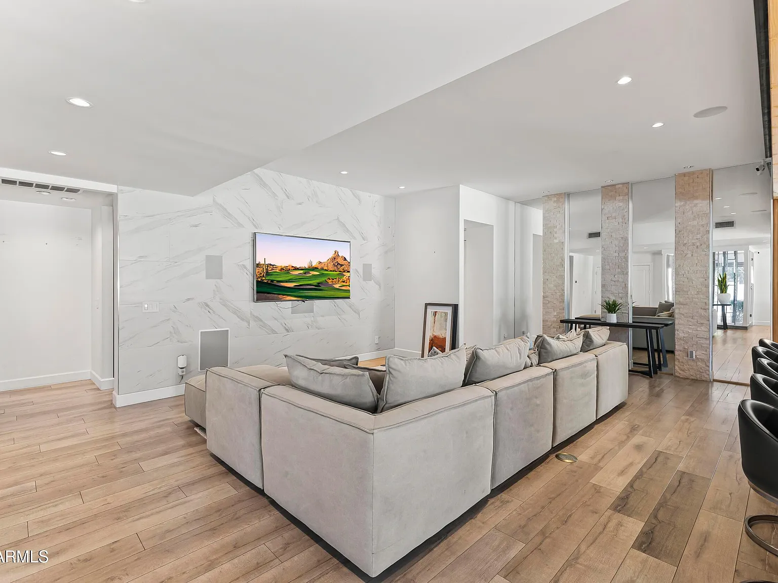3 bed, 2.0 bath, 2300 sqft, $7,500 — Photo 4