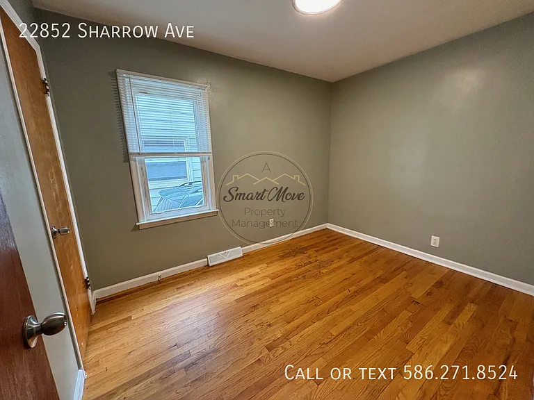 22852 Sharrow Ave — Photo 17