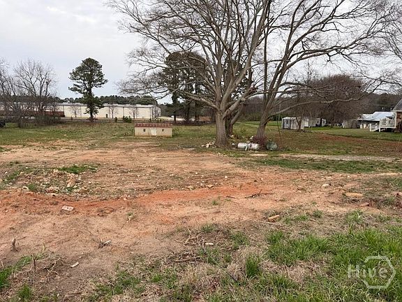 3rd image of 3142 Maysville Road