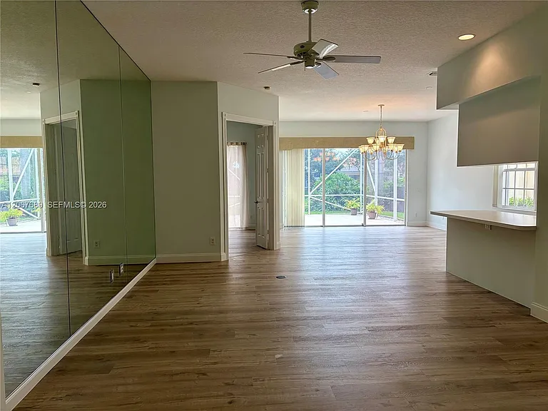 2786 James River Rd — Photo 3