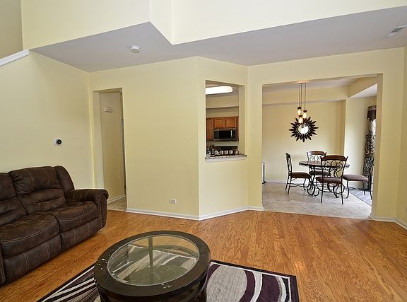 4th image of 1062 Stamford Ct