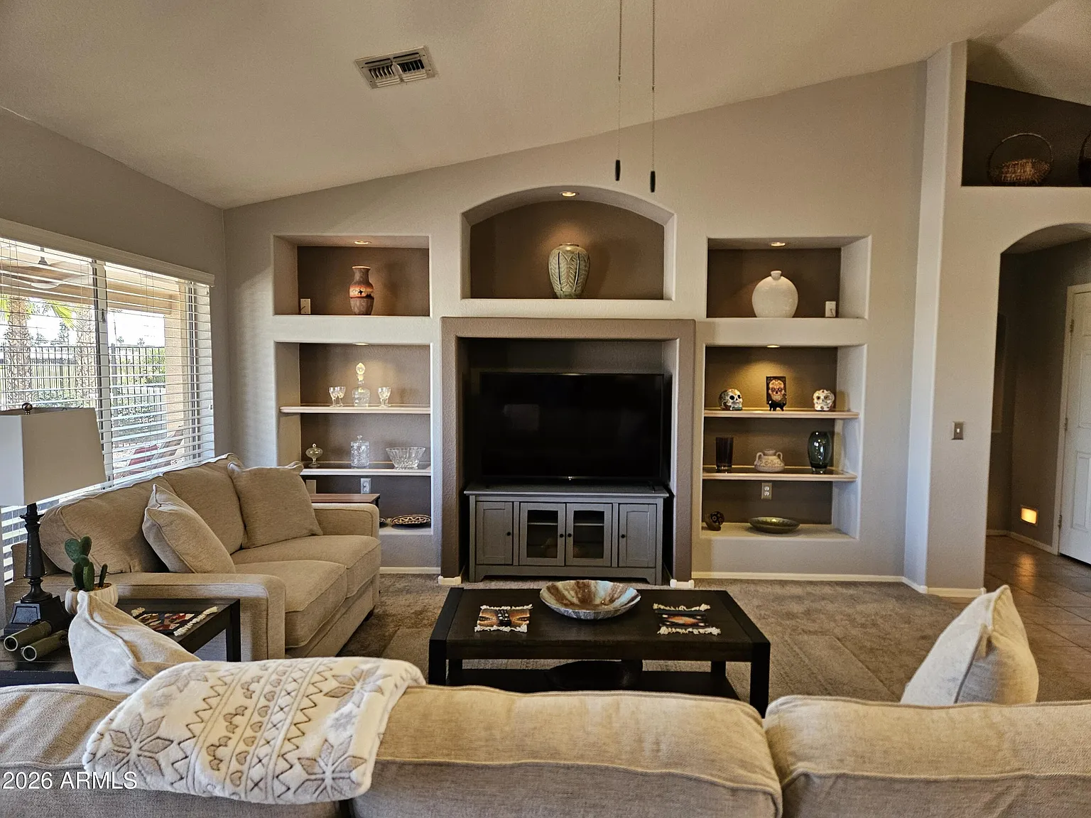 2 bed, 2.0 bath, 1829 sqft, $2,700 — Photo 2