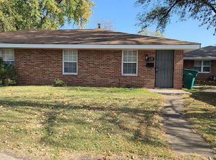 1120 Goelz Dr, East Saint Louis, IL 62203