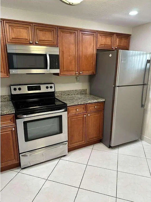 2 bed, 2.0 bath, 1027 sqft, $1,850 — Photo 4