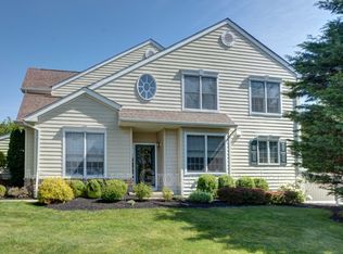 213 Patriot Hill Dr, Basking Ridge, NJ 07920